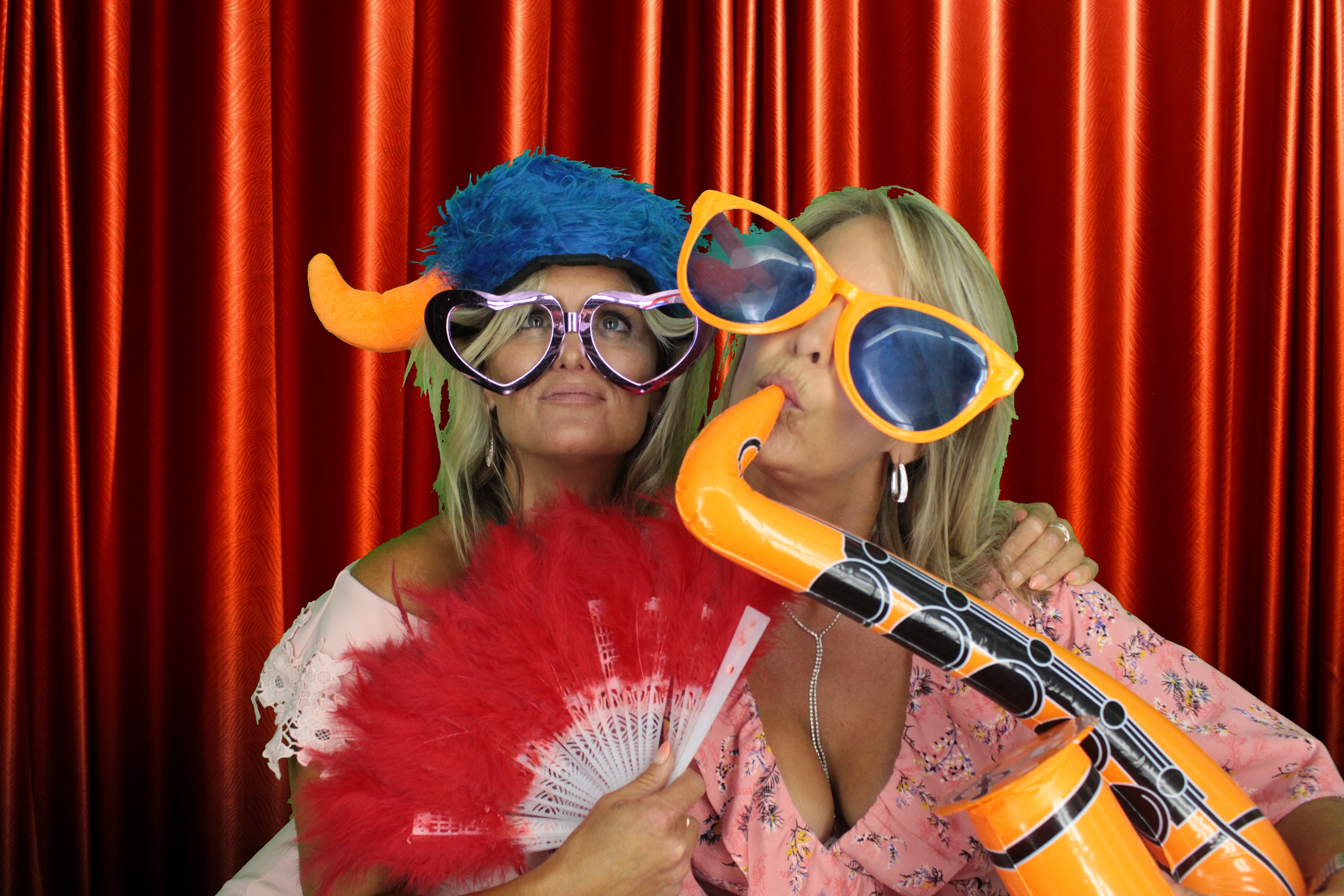 Scott & Tammy's Wedding | View more photos from the event at gallery.myphotoboothexperience.co.uk/u/MyPhotoBoothExperienceLtd/Scott-Tammys-Wedding